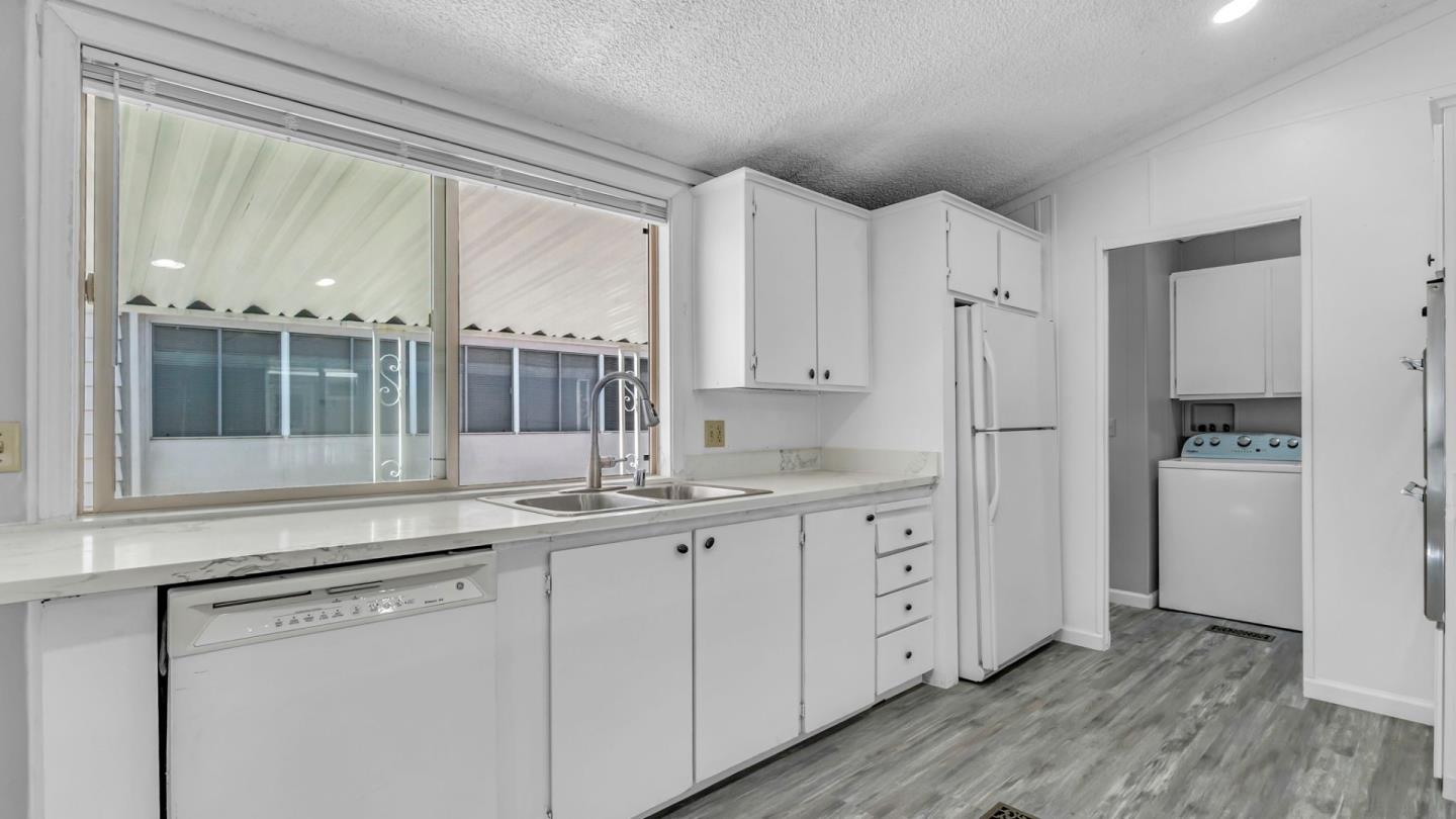 Detail Gallery Image 17 of 35 For 353 Mill Pond #353,  San Jose,  CA 95125 - 2 Beds | 2 Baths