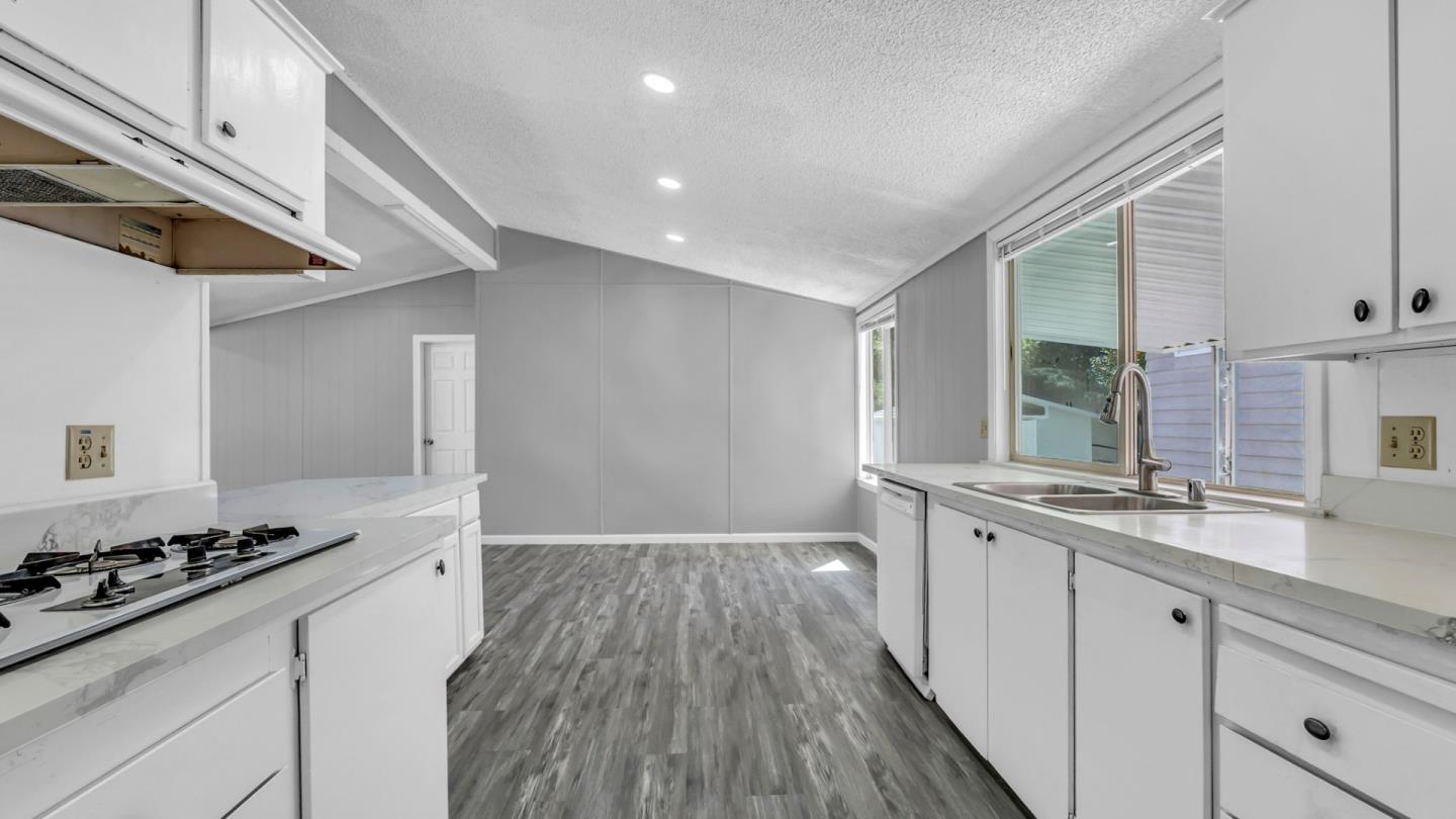 Detail Gallery Image 18 of 35 For 353 Mill Pond #353,  San Jose,  CA 95125 - 2 Beds | 2 Baths