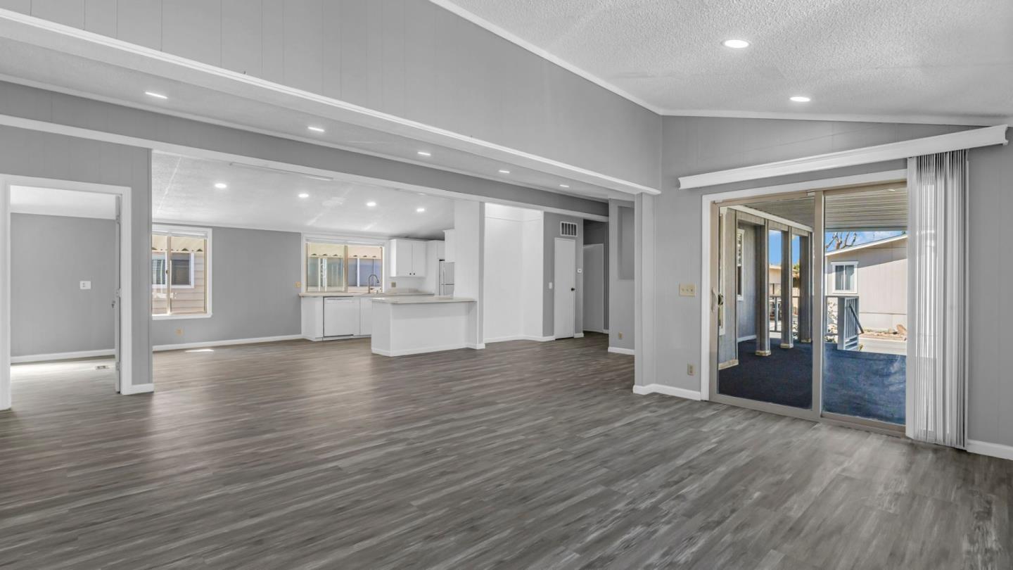 Detail Gallery Image 7 of 35 For 353 Mill Pond #353,  San Jose,  CA 95125 - 2 Beds | 2 Baths