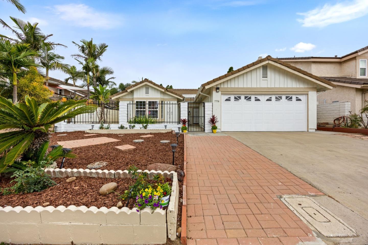 Detail Gallery Image 2 of 23 For 7774 Gaston Dr, San Diego,  CA 92126 - 3 Beds | 2 Baths