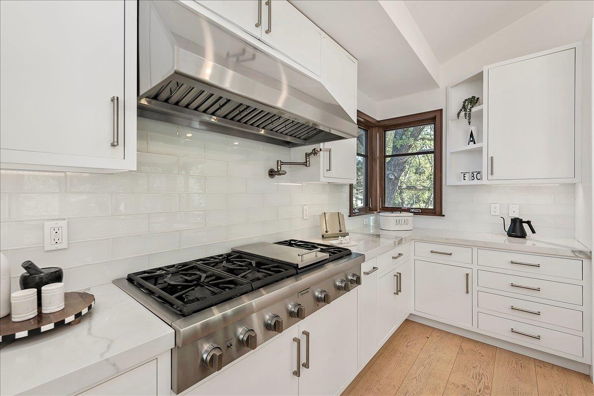 Detail Gallery Image 15 of 40 For 68 Fairview Plz, Los Gatos,  CA 95030 - 4 Beds | 3 Baths