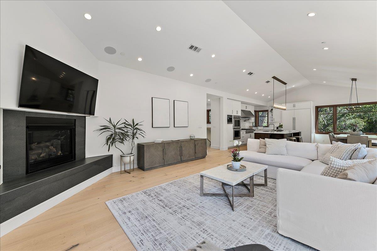 Detail Gallery Image 18 of 40 For 68 Fairview Plz, Los Gatos,  CA 95030 - 4 Beds | 3 Baths