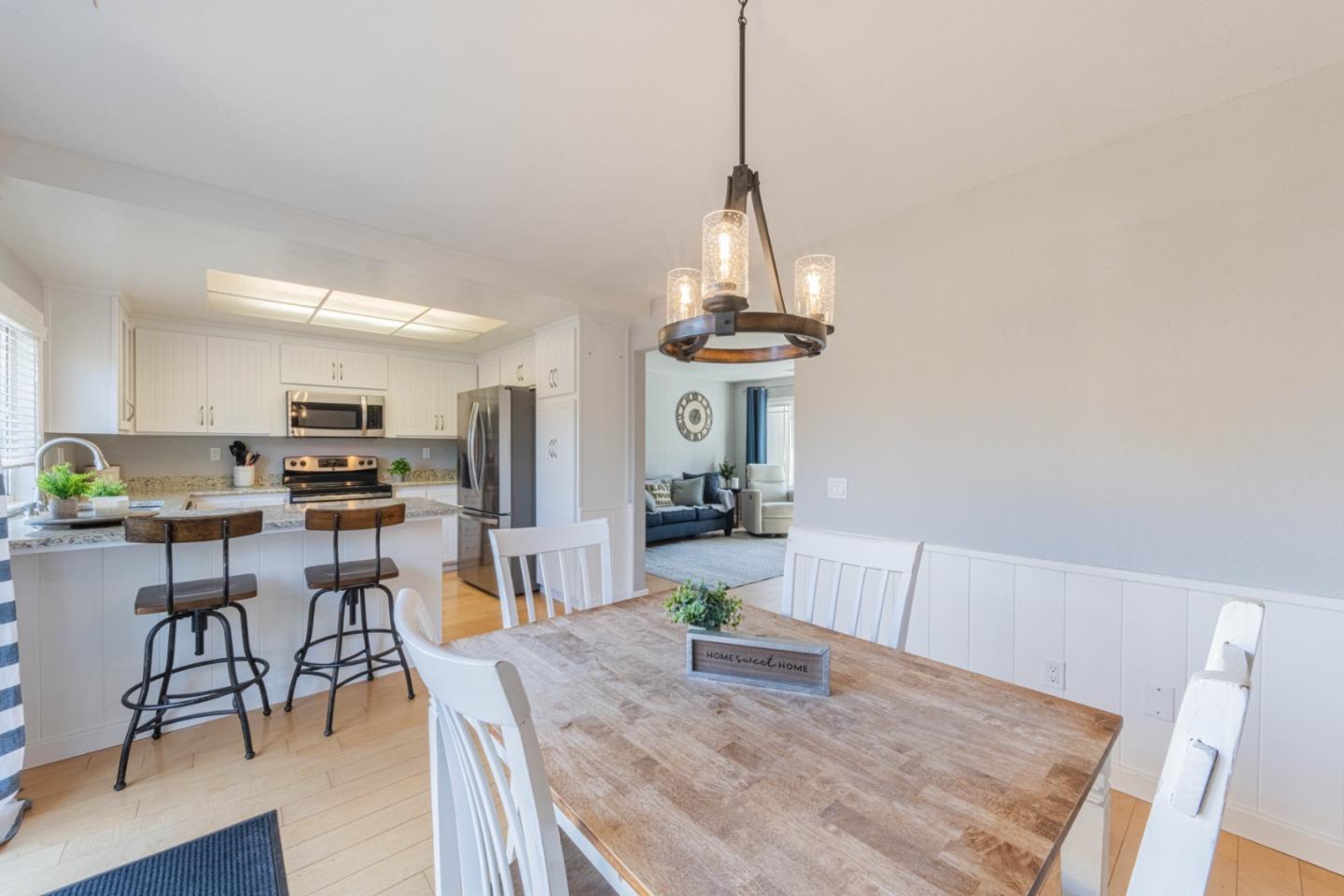 Detail Gallery Image 11 of 34 For 19311 Creekside Cir, Salinas,  CA 93908 - 2 Beds | 1/1 Baths