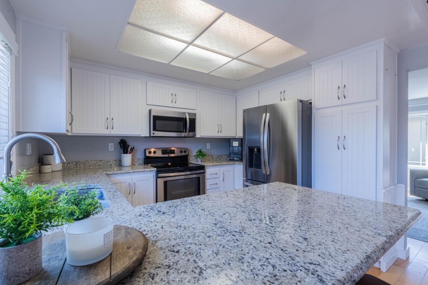 Detail Gallery Image 13 of 34 For 19311 Creekside Cir, Salinas,  CA 93908 - 2 Beds | 1/1 Baths