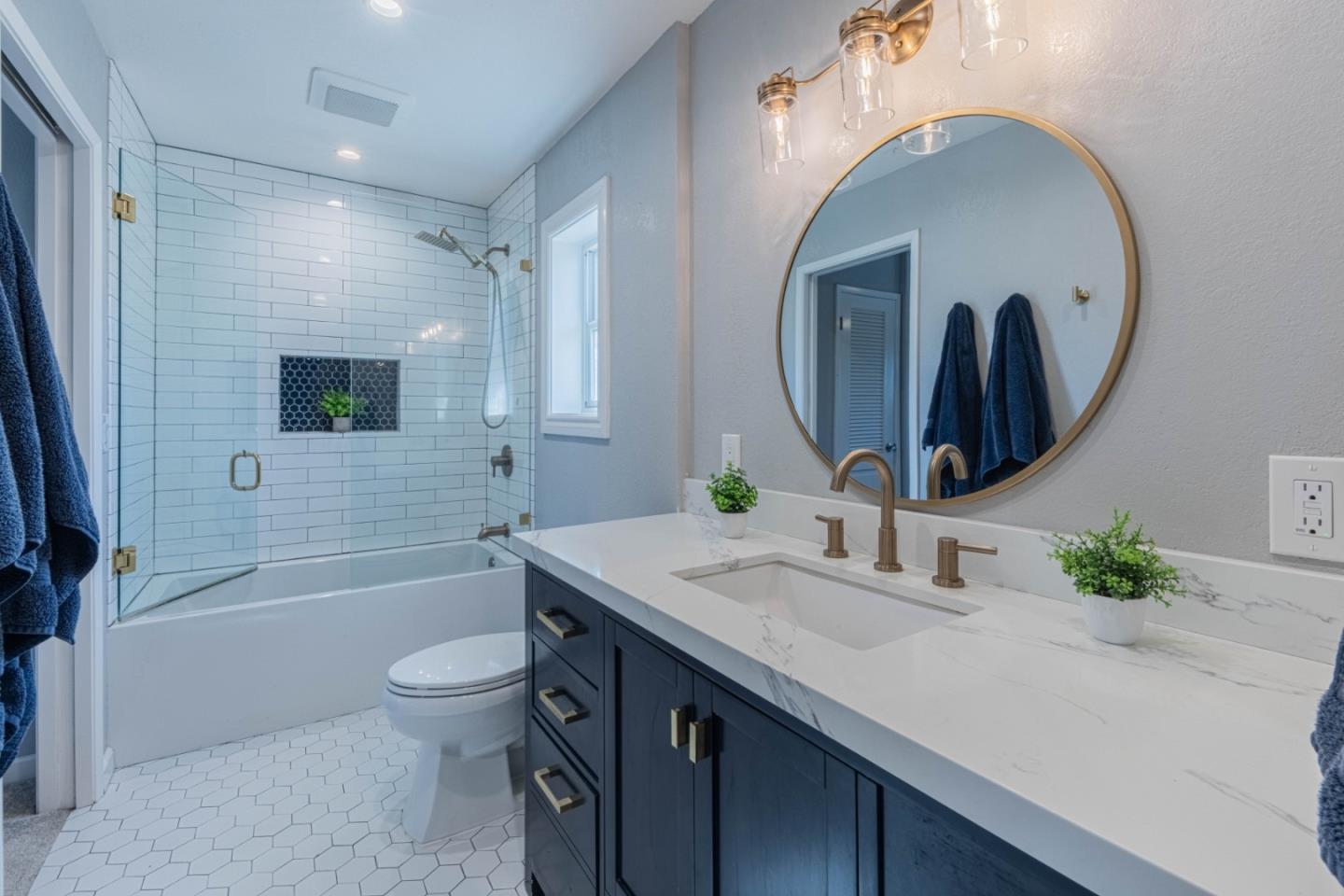 Detail Gallery Image 21 of 34 For 19311 Creekside Cir, Salinas,  CA 93908 - 2 Beds | 1/1 Baths