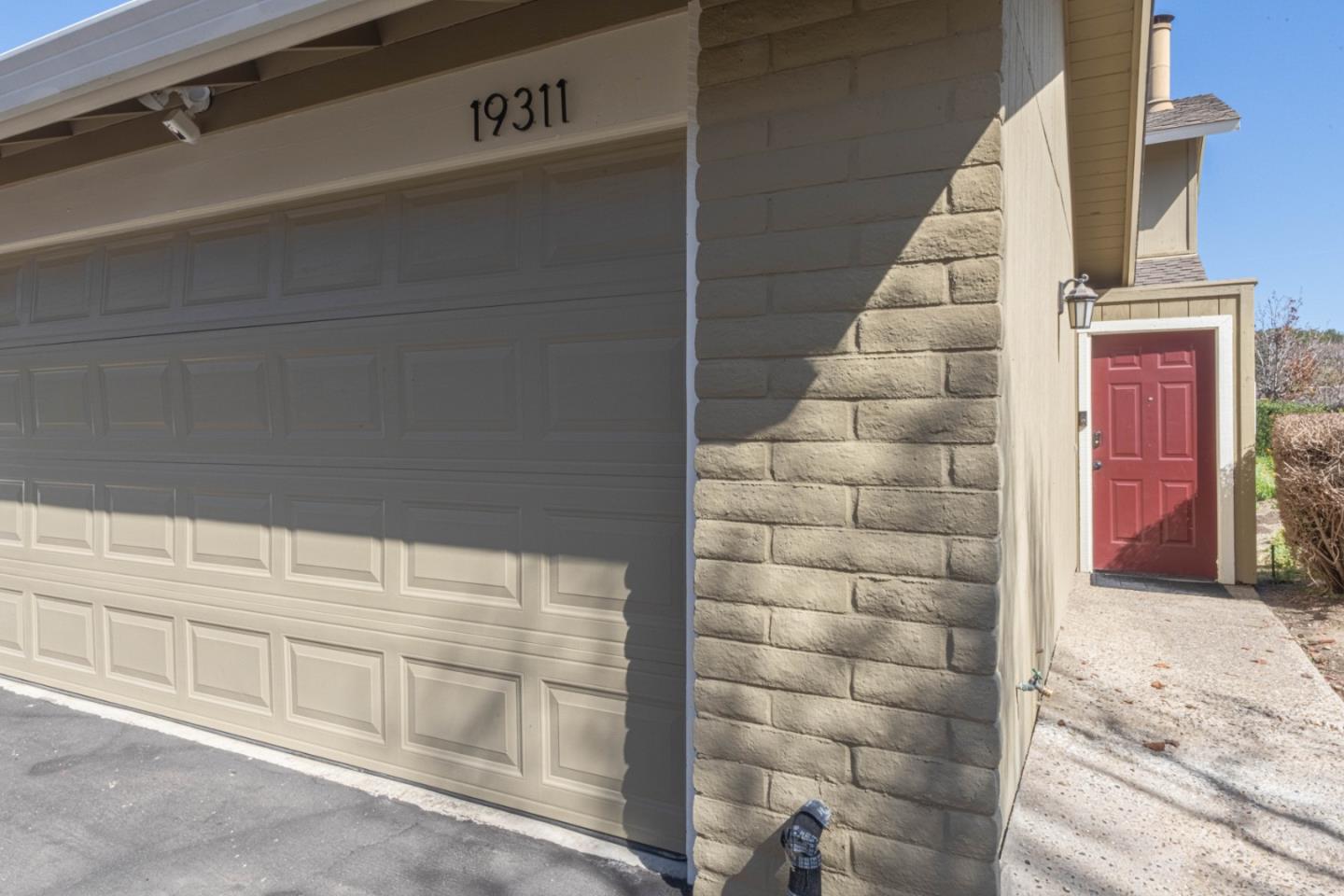 Detail Gallery Image 3 of 34 For 19311 Creekside Cir, Salinas,  CA 93908 - 2 Beds | 1/1 Baths