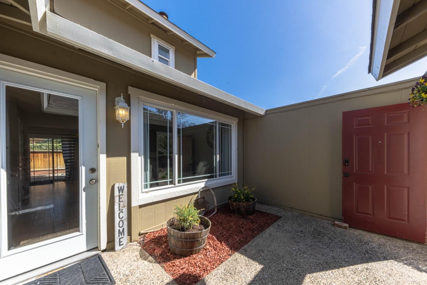 Detail Gallery Image 4 of 34 For 19311 Creekside Cir, Salinas,  CA 93908 - 2 Beds | 1/1 Baths
