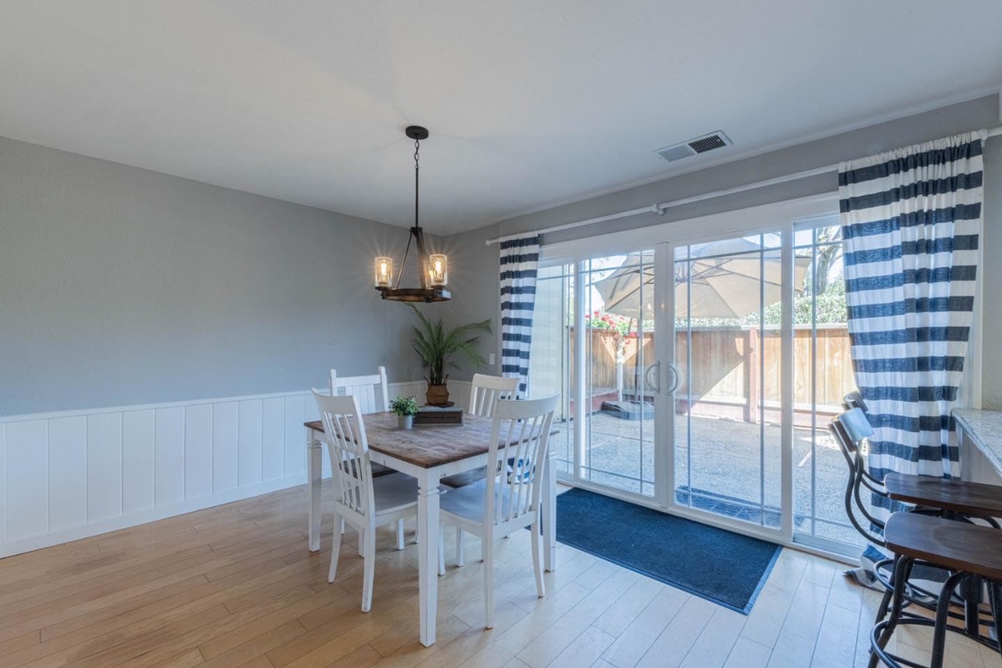 Detail Gallery Image 9 of 34 For 19311 Creekside Cir, Salinas,  CA 93908 - 2 Beds | 1/1 Baths
