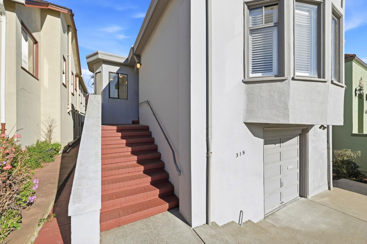 Detail Gallery Image 4 of 41 For 315 College Ave, San Francisco,  CA 94112 - 3 Beds | 2 Baths