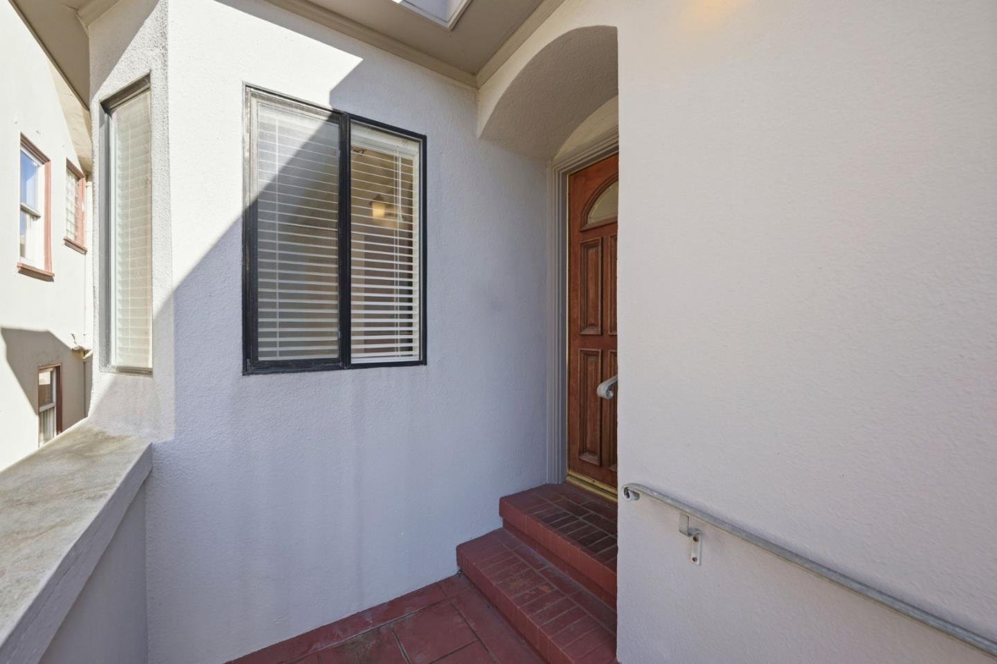 Detail Gallery Image 5 of 41 For 315 College Ave, San Francisco,  CA 94112 - 3 Beds | 2 Baths