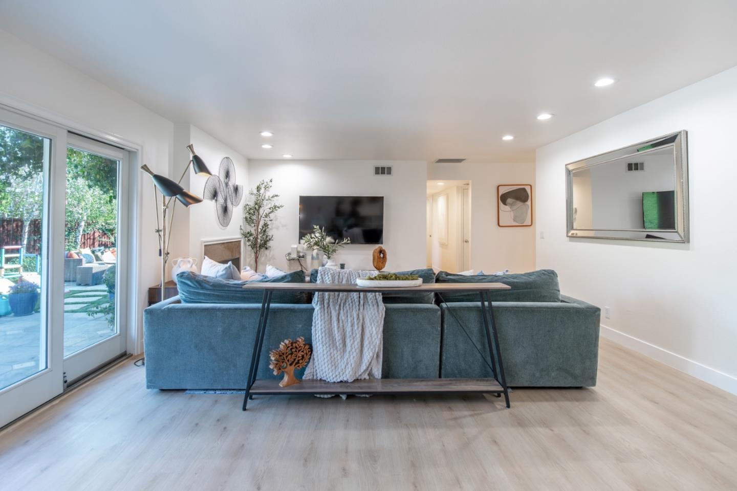 Detail Gallery Image 10 of 50 For 1596 Bonnie Joy Ave, San Jose,  CA 95129 - 3 Beds | 2 Baths