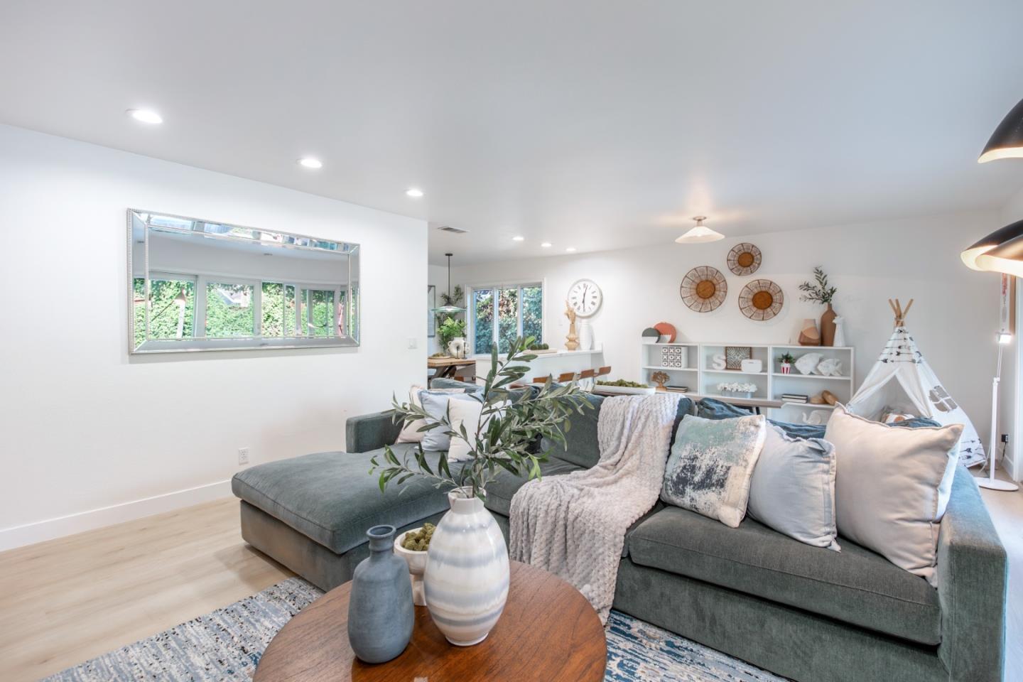 Detail Gallery Image 11 of 50 For 1596 Bonnie Joy Ave, San Jose,  CA 95129 - 3 Beds | 2 Baths