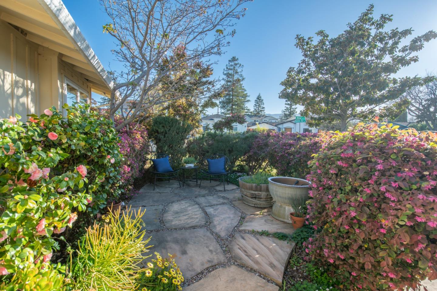 Detail Gallery Image 6 of 50 For 1596 Bonnie Joy Ave, San Jose,  CA 95129 - 3 Beds | 2 Baths