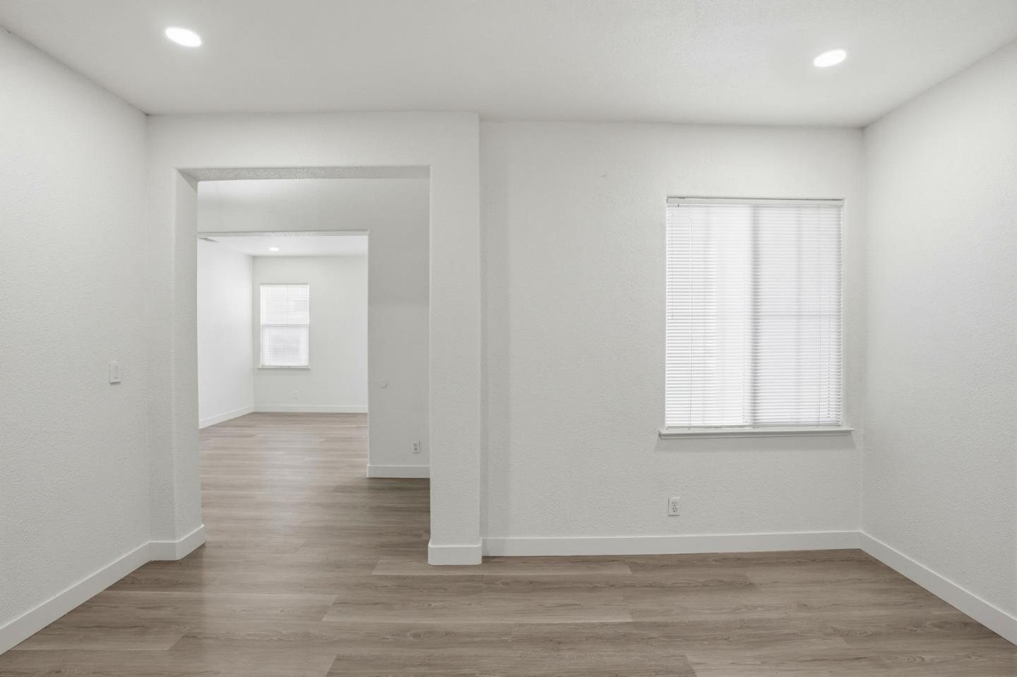 Detail Gallery Image 16 of 51 For 381 Honeybell St, Los Banos,  CA 93635 - 6 Beds | 2/1 Baths