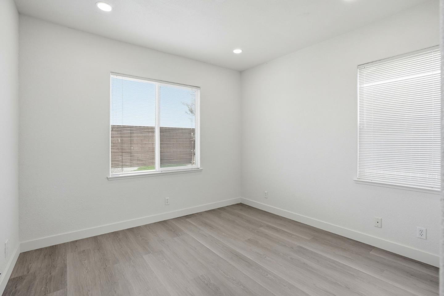 Detail Gallery Image 21 of 51 For 381 Honeybell St, Los Banos,  CA 93635 - 6 Beds | 2/1 Baths