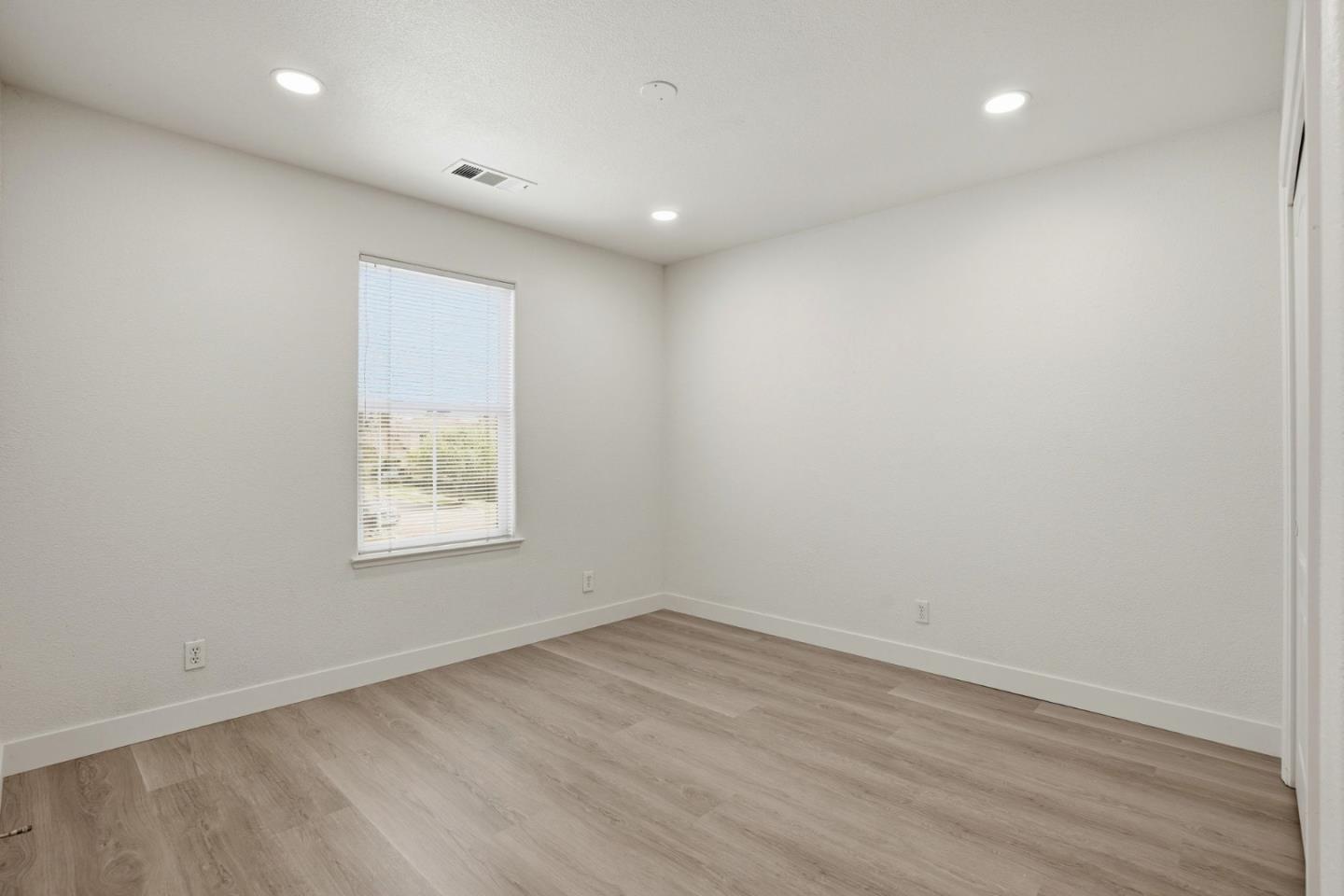 Detail Gallery Image 33 of 51 For 381 Honeybell St, Los Banos,  CA 93635 - 6 Beds | 2/1 Baths