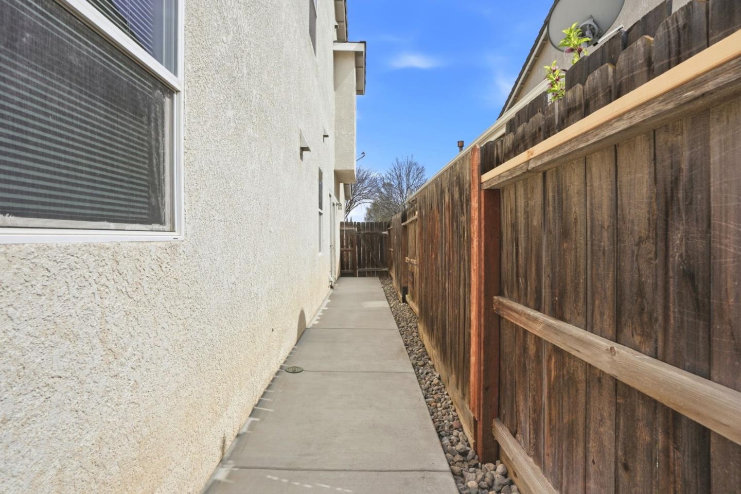 Detail Gallery Image 48 of 51 For 381 Honeybell St, Los Banos,  CA 93635 - 6 Beds | 2/1 Baths