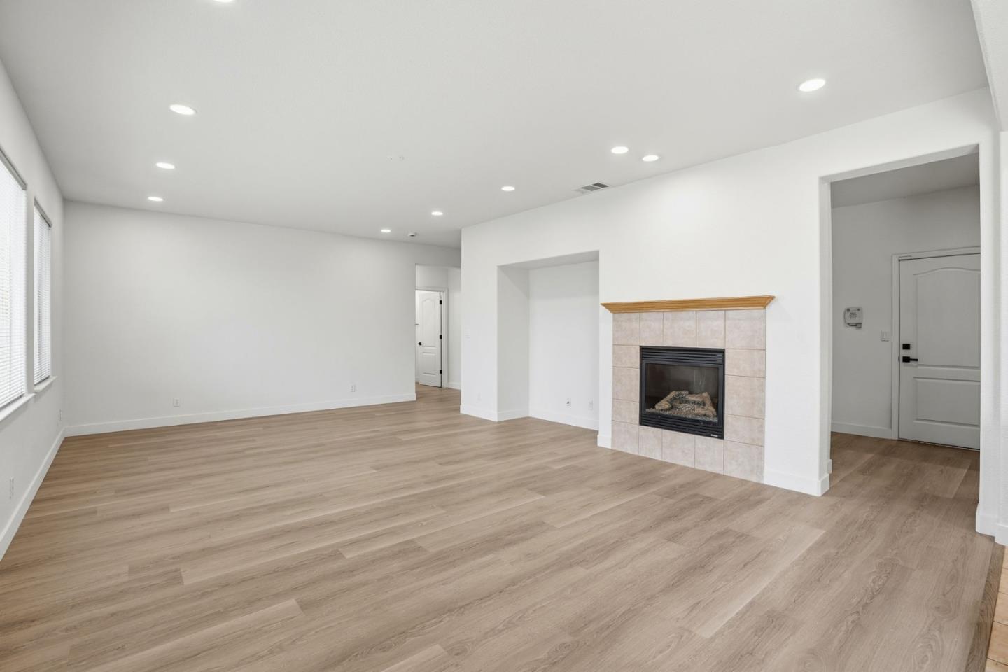 Detail Gallery Image 7 of 51 For 381 Honeybell St, Los Banos,  CA 93635 - 6 Beds | 2/1 Baths