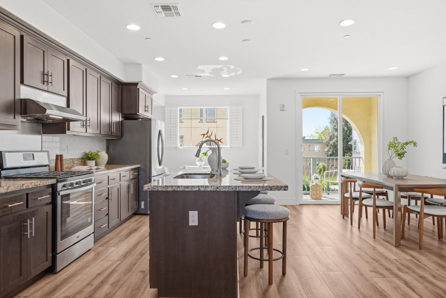 Detail Gallery Image 7 of 39 For 37616 Pimento Cmn, Fremont,  CA 94536 - 4 Beds | 3/1 Baths