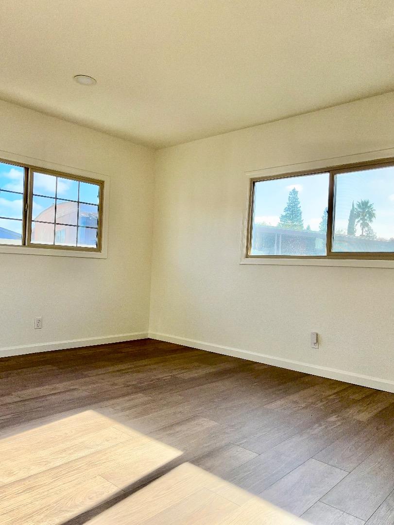 Detail Gallery Image 5 of 7 For 2151 Oakland #229,  San Jose,  CA 95131 - 4 Beds | 2 Baths