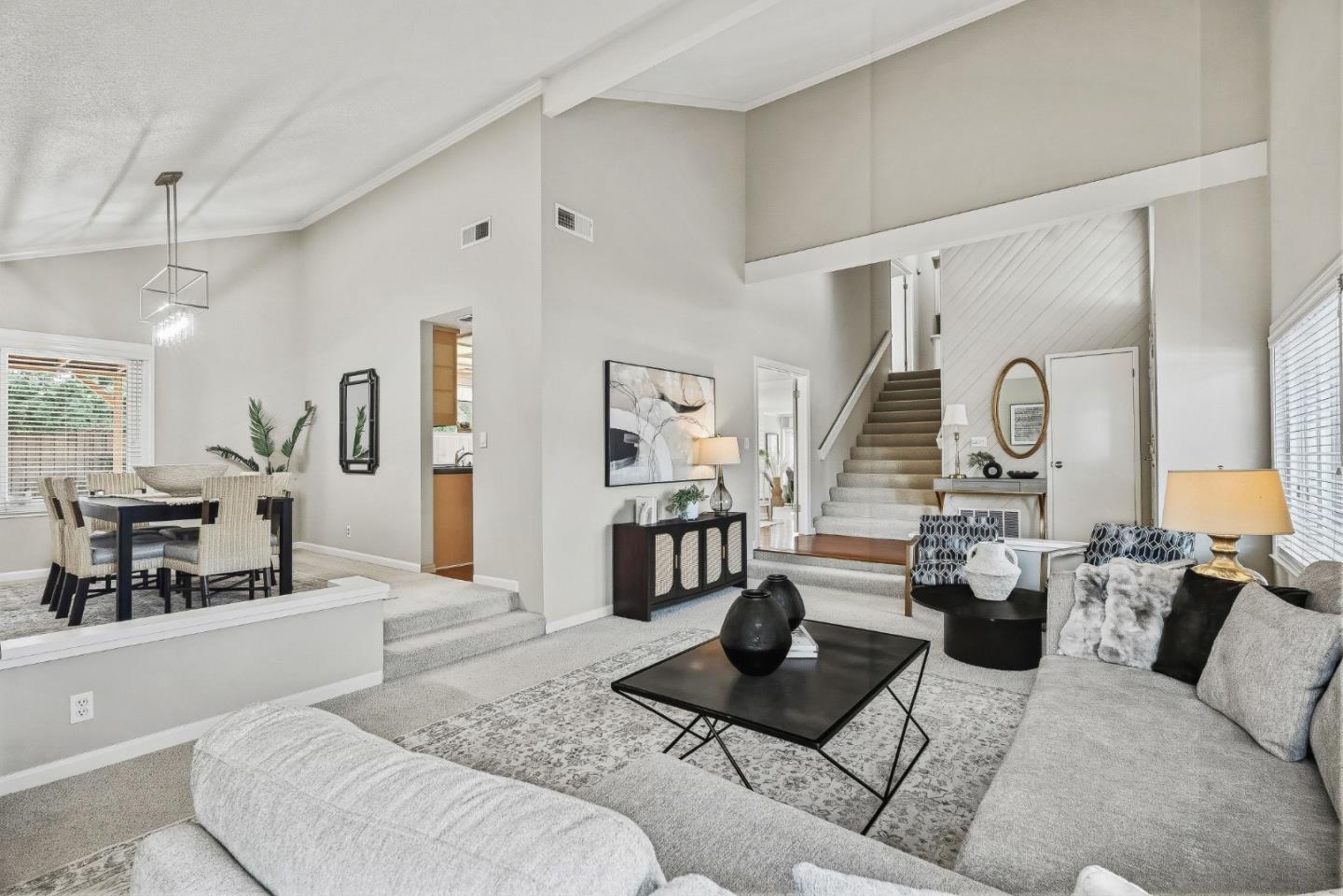 Detail Gallery Image 13 of 54 For 4008 Halkins Dr, San Jose,  CA 95124 - 4 Beds | 2/1 Baths