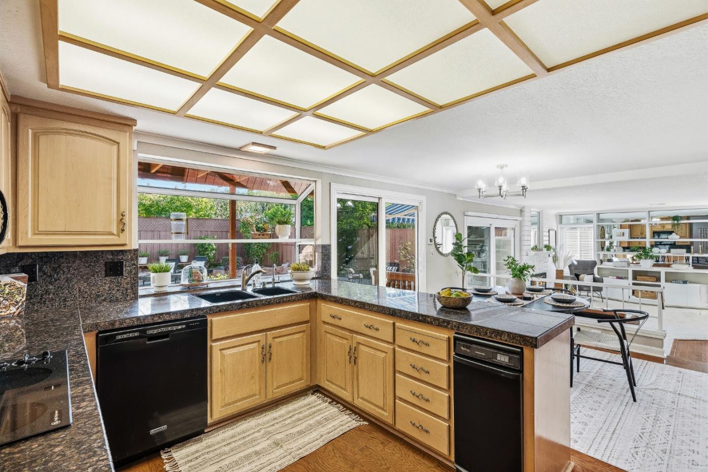 Detail Gallery Image 15 of 54 For 4008 Halkins Dr, San Jose,  CA 95124 - 4 Beds | 2/1 Baths