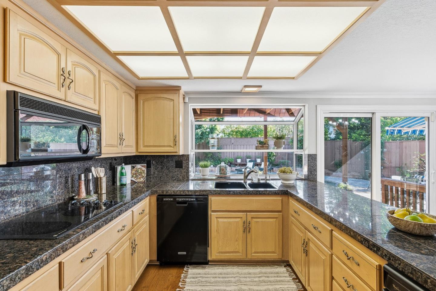 Detail Gallery Image 16 of 54 For 4008 Halkins Dr, San Jose,  CA 95124 - 4 Beds | 2/1 Baths