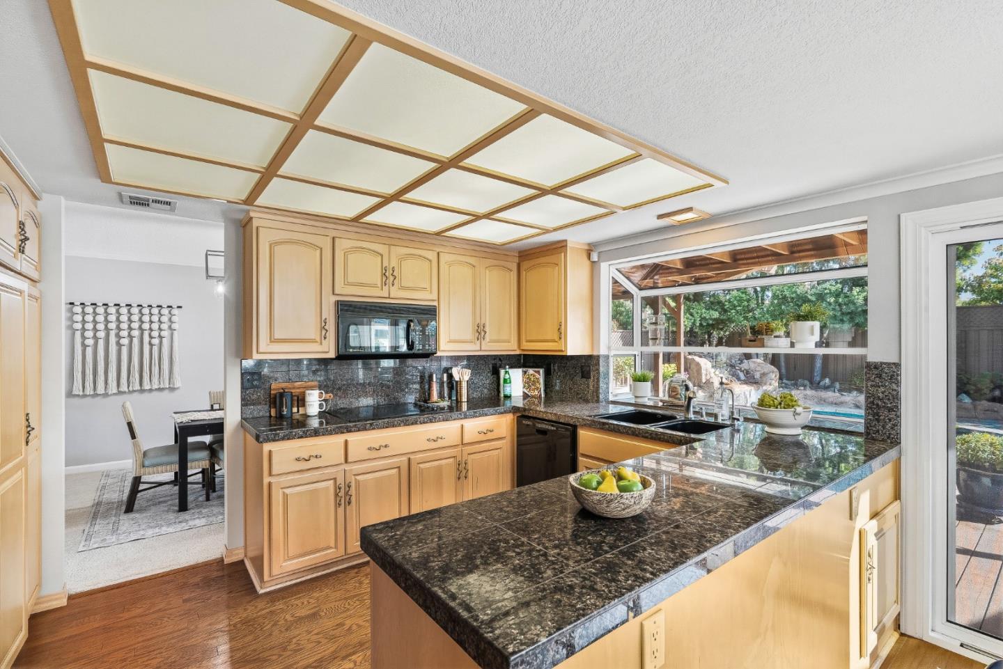 Detail Gallery Image 17 of 54 For 4008 Halkins Dr, San Jose,  CA 95124 - 4 Beds | 2/1 Baths