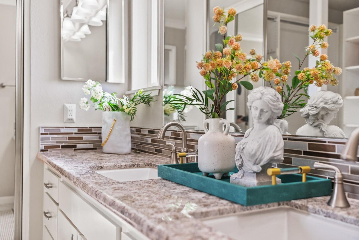 Detail Gallery Image 31 of 54 For 4008 Halkins Dr, San Jose,  CA 95124 - 4 Beds | 2/1 Baths