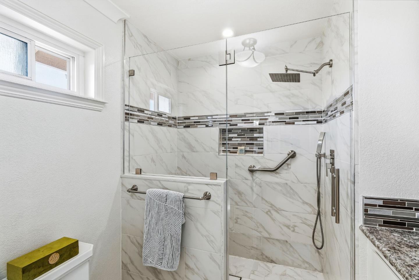 Detail Gallery Image 32 of 54 For 4008 Halkins Dr, San Jose,  CA 95124 - 4 Beds | 2/1 Baths