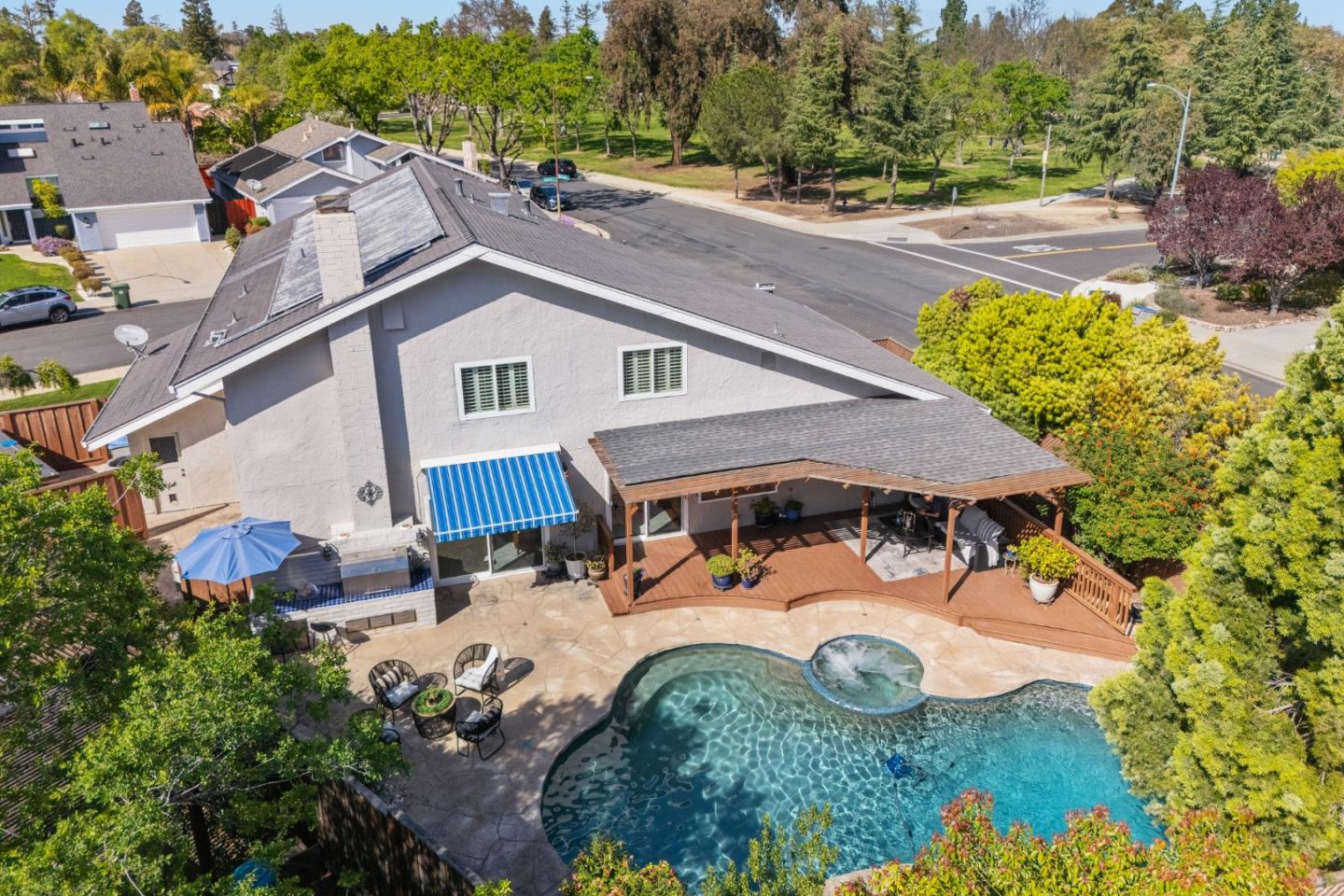 Detail Gallery Image 39 of 54 For 4008 Halkins Dr, San Jose,  CA 95124 - 4 Beds | 2/1 Baths