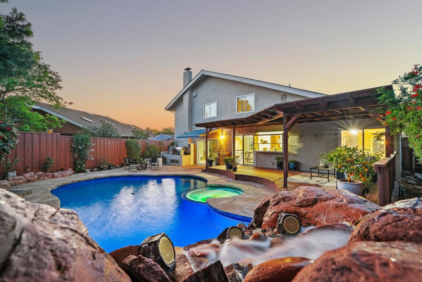 Detail Gallery Image 4 of 54 For 4008 Halkins Dr, San Jose,  CA 95124 - 4 Beds | 2/1 Baths