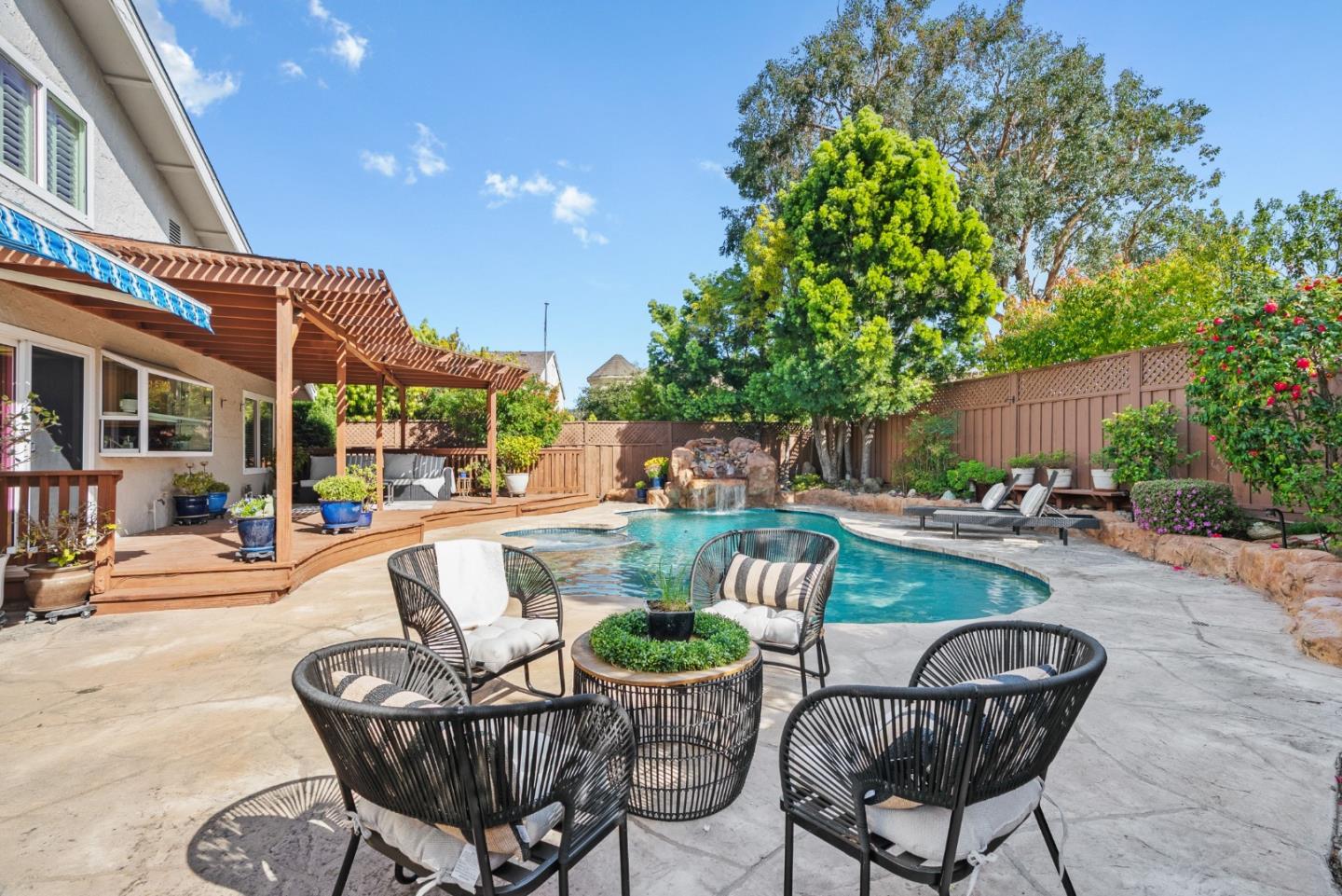 Detail Gallery Image 40 of 54 For 4008 Halkins Dr, San Jose,  CA 95124 - 4 Beds | 2/1 Baths