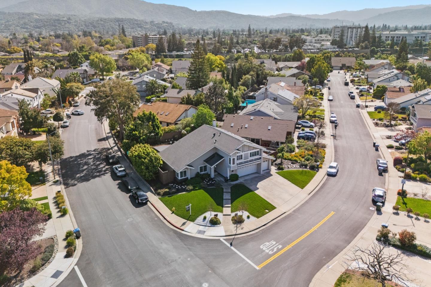 Detail Gallery Image 52 of 54 For 4008 Halkins Dr, San Jose,  CA 95124 - 4 Beds | 2/1 Baths