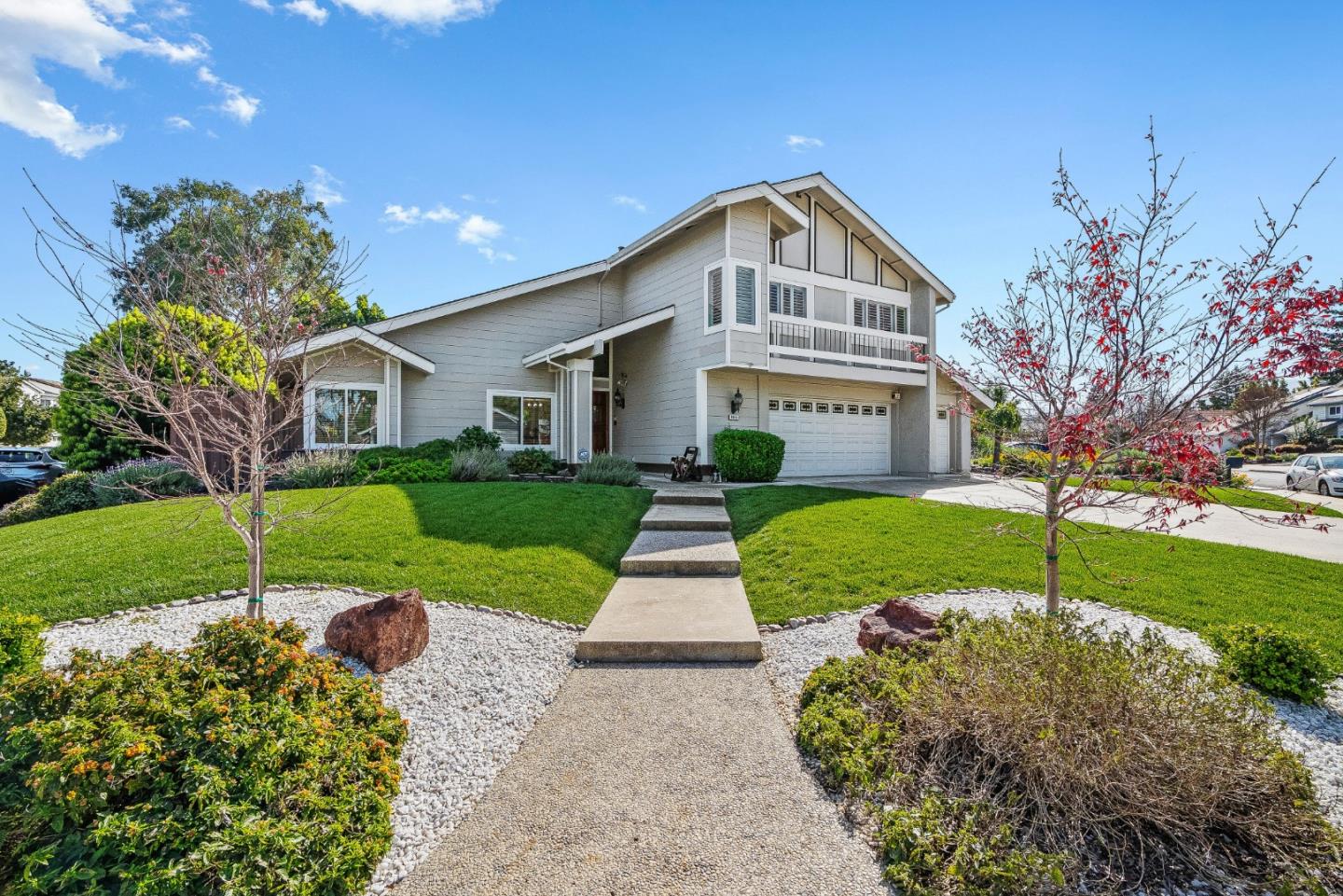 Detail Gallery Image 6 of 54 For 4008 Halkins Dr, San Jose,  CA 95124 - 4 Beds | 2/1 Baths