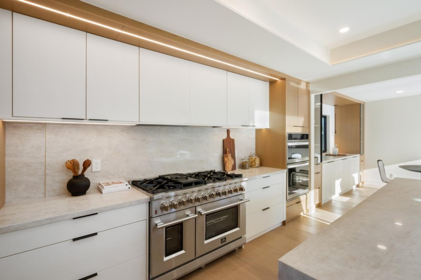 Detail Gallery Image 20 of 73 For 2741 Belmont Canyon Rd, Belmont,  CA 94002 - 4 Beds | 2/1 Baths