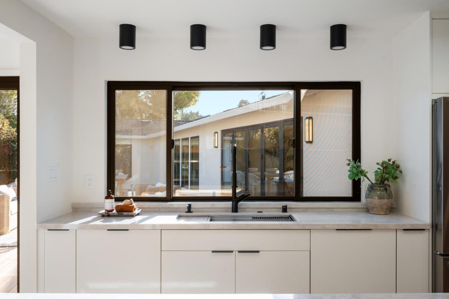 Detail Gallery Image 23 of 73 For 2741 Belmont Canyon Rd, Belmont,  CA 94002 - 4 Beds | 2/1 Baths