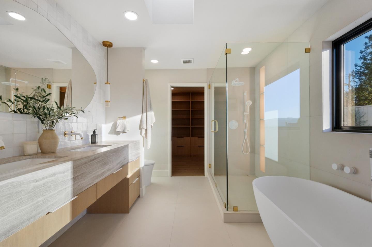 Detail Gallery Image 33 of 73 For 2741 Belmont Canyon Rd, Belmont,  CA 94002 - 4 Beds | 2/1 Baths