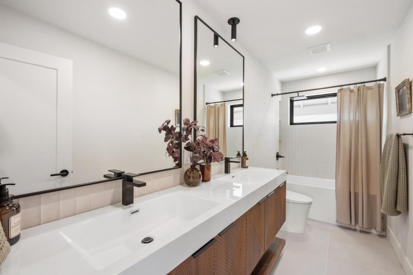 Detail Gallery Image 42 of 73 For 2741 Belmont Canyon Rd, Belmont,  CA 94002 - 4 Beds | 2/1 Baths