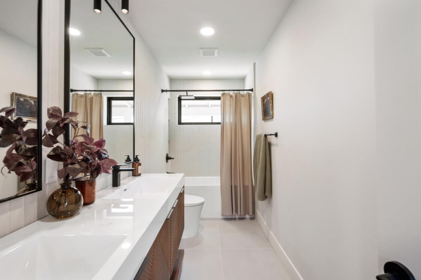 Detail Gallery Image 44 of 73 For 2741 Belmont Canyon Rd, Belmont,  CA 94002 - 4 Beds | 2/1 Baths