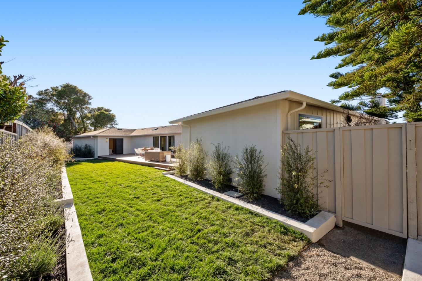 Detail Gallery Image 64 of 73 For 2741 Belmont Canyon Rd, Belmont,  CA 94002 - 4 Beds | 2/1 Baths