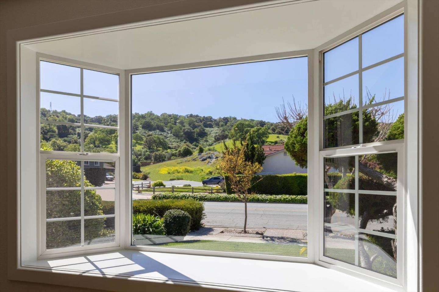 Detail Gallery Image 12 of 41 For 831 Colleen Dr, San Jose,  CA 95123 - 4 Beds | 2 Baths