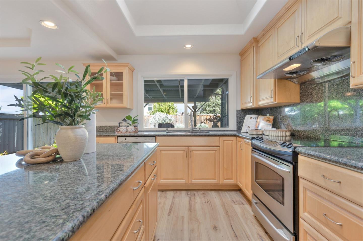 Detail Gallery Image 17 of 41 For 831 Colleen Dr, San Jose,  CA 95123 - 4 Beds | 2 Baths