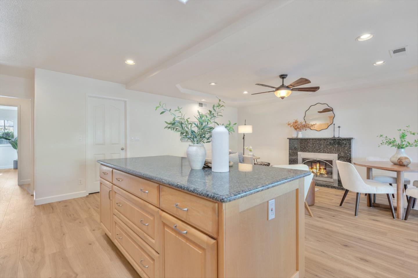 Detail Gallery Image 20 of 41 For 831 Colleen Dr, San Jose,  CA 95123 - 4 Beds | 2 Baths