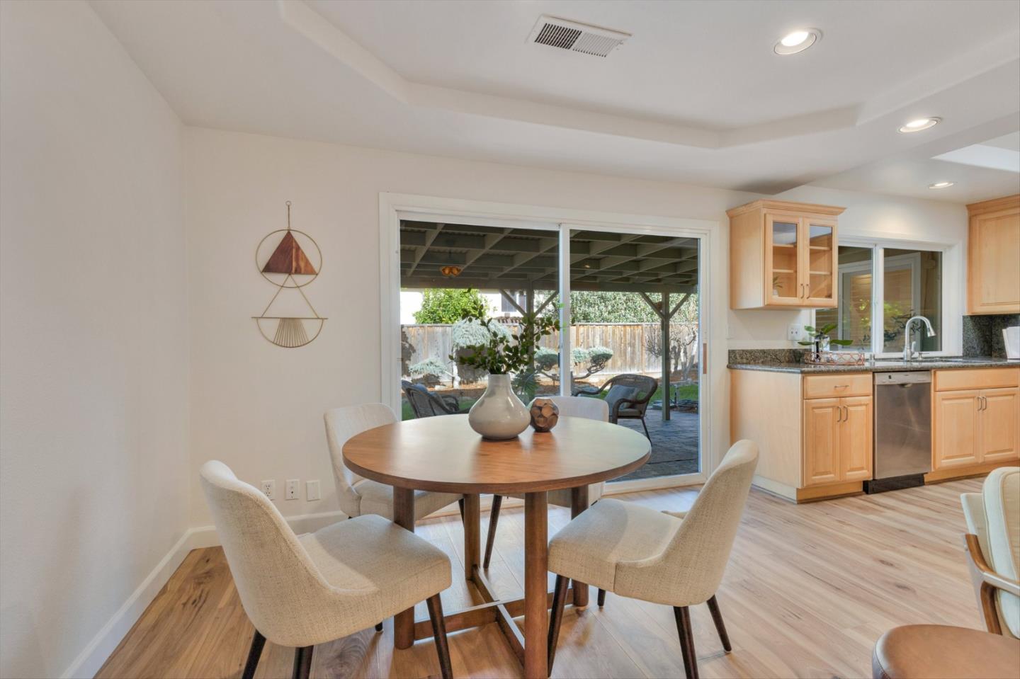 Detail Gallery Image 23 of 41 For 831 Colleen Dr, San Jose,  CA 95123 - 4 Beds | 2 Baths