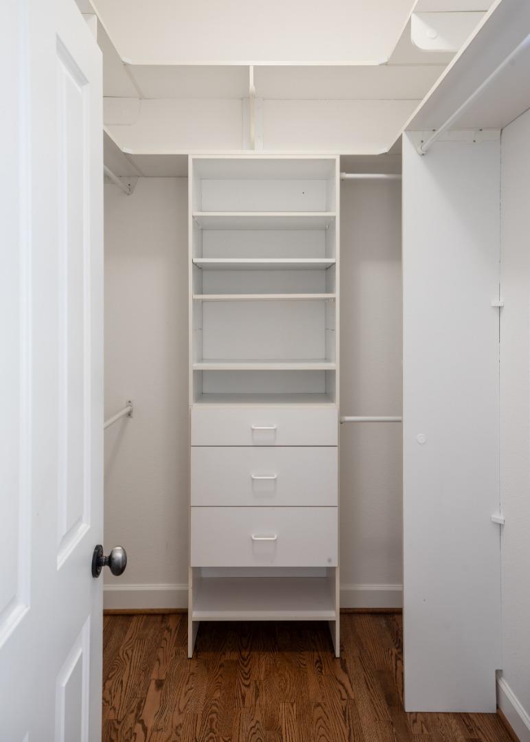 Detail Gallery Image 17 of 29 For 1331 Hoover St, Menlo Park,  CA 94025 - 3 Beds | 2/1 Baths