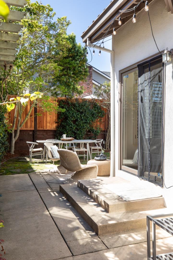 Detail Gallery Image 25 of 29 For 1331 Hoover St, Menlo Park,  CA 94025 - 3 Beds | 2/1 Baths