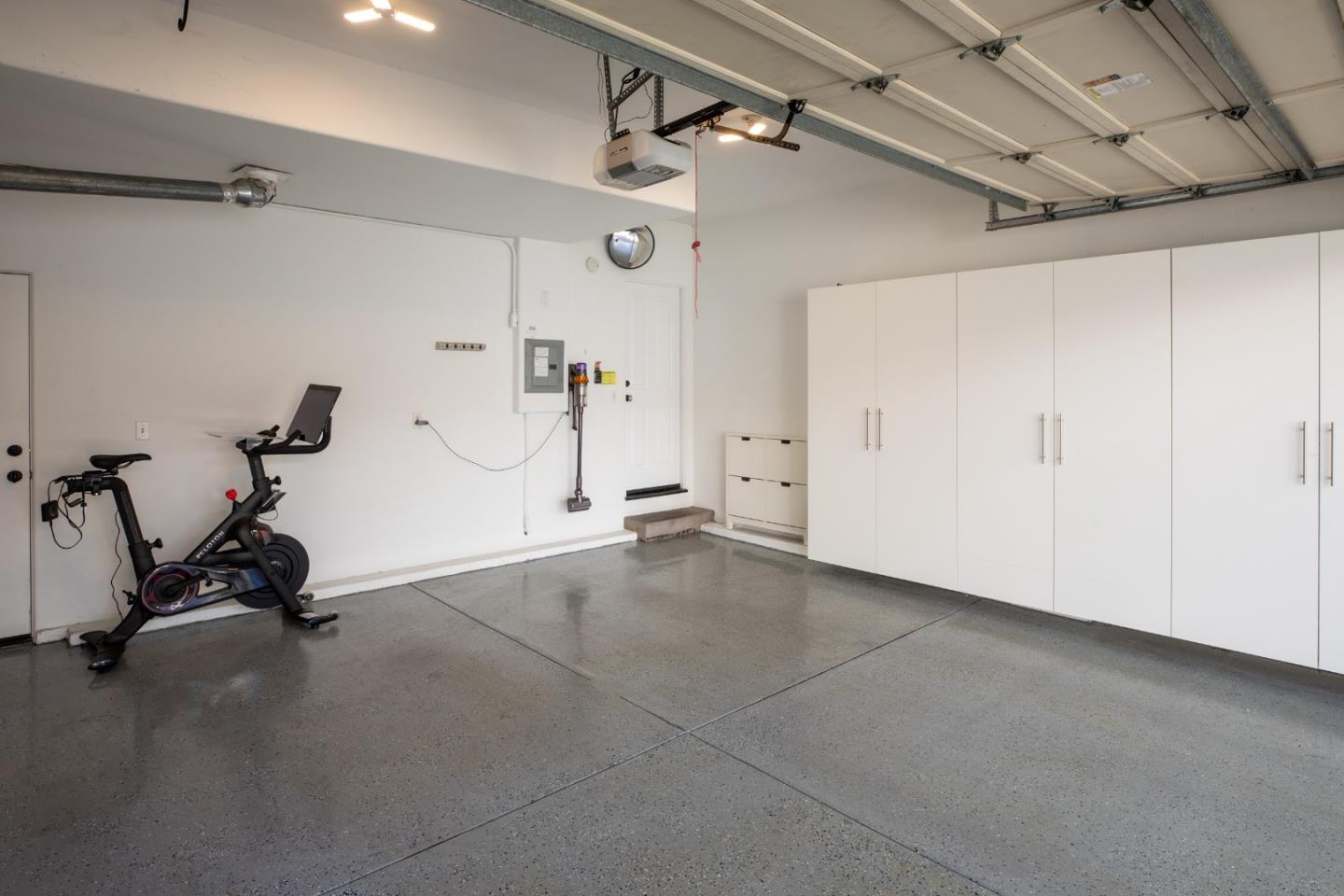 Detail Gallery Image 27 of 29 For 1331 Hoover St, Menlo Park,  CA 94025 - 3 Beds | 2/1 Baths