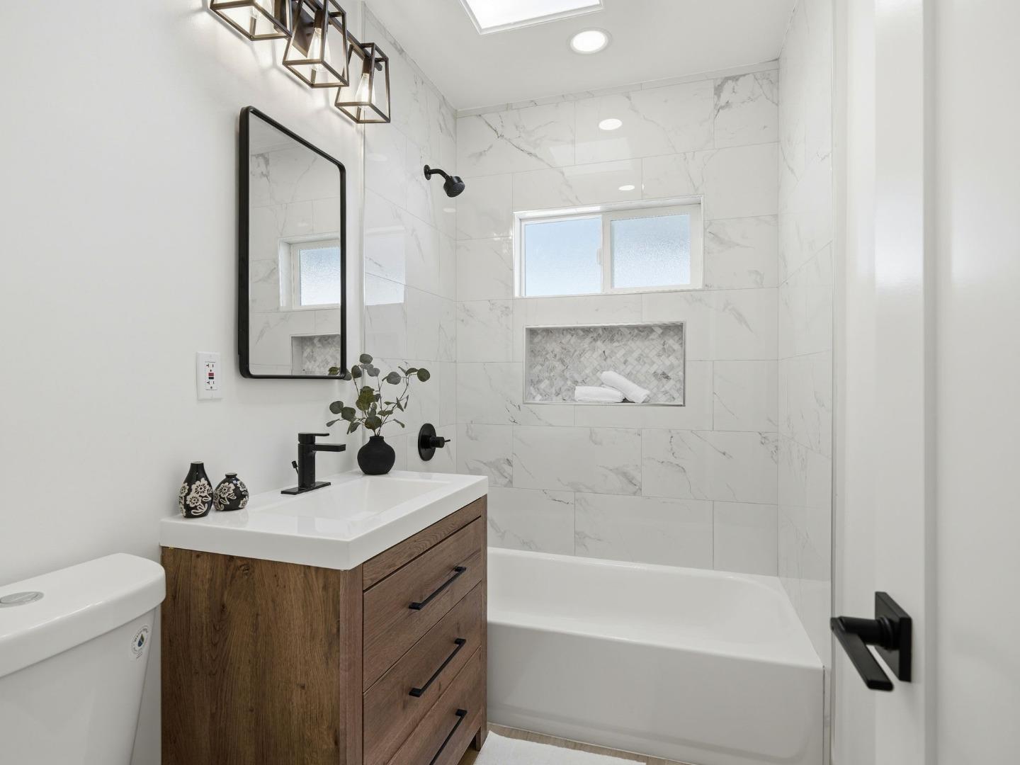 Detail Gallery Image 24 of 25 For 8446 Penfield Ave, Canoga Park,  CA 91306 - 3 Beds | 2 Baths