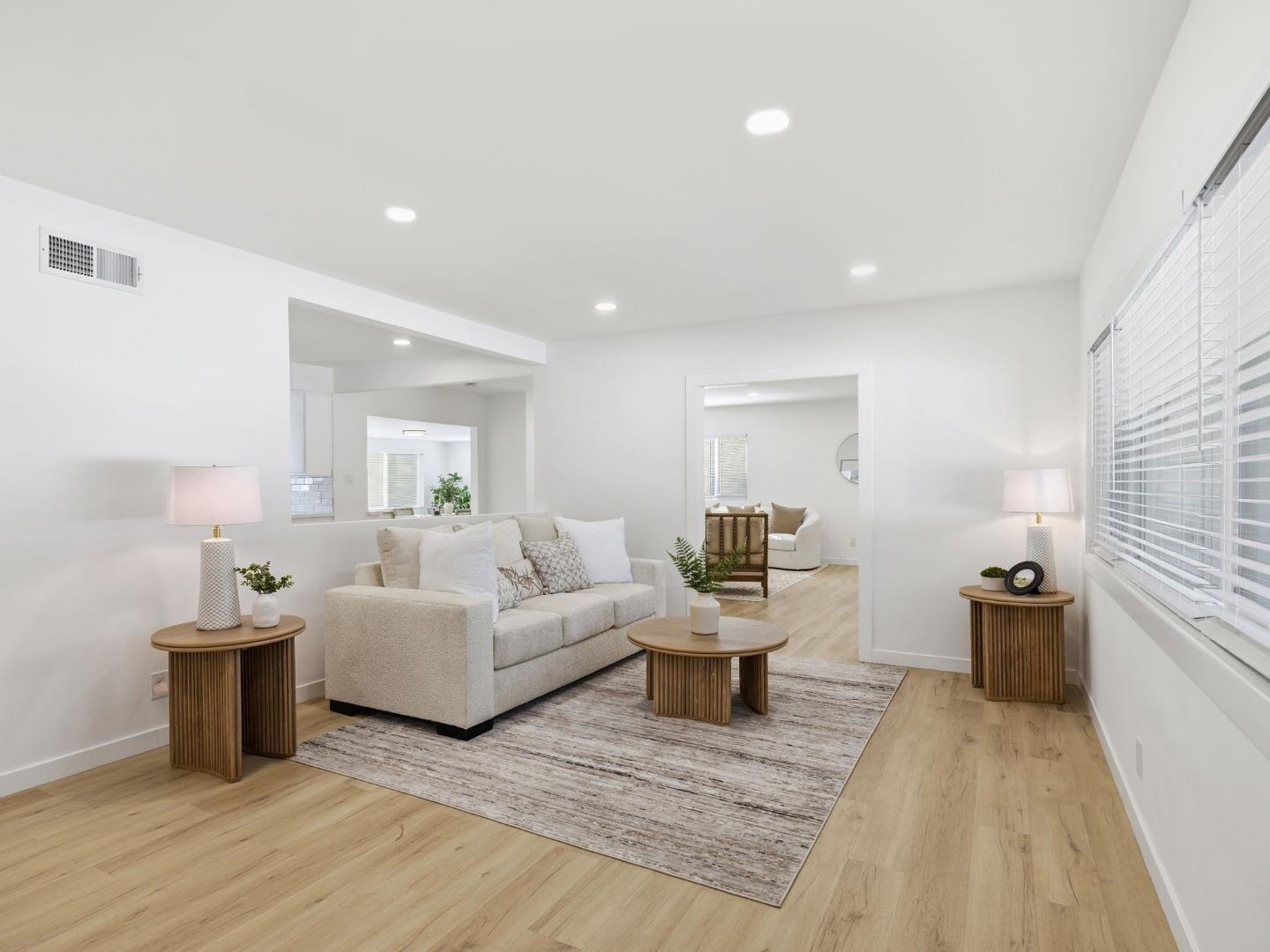 Detail Gallery Image 5 of 25 For 8446 Penfield Ave, Canoga Park,  CA 91306 - 3 Beds | 2 Baths